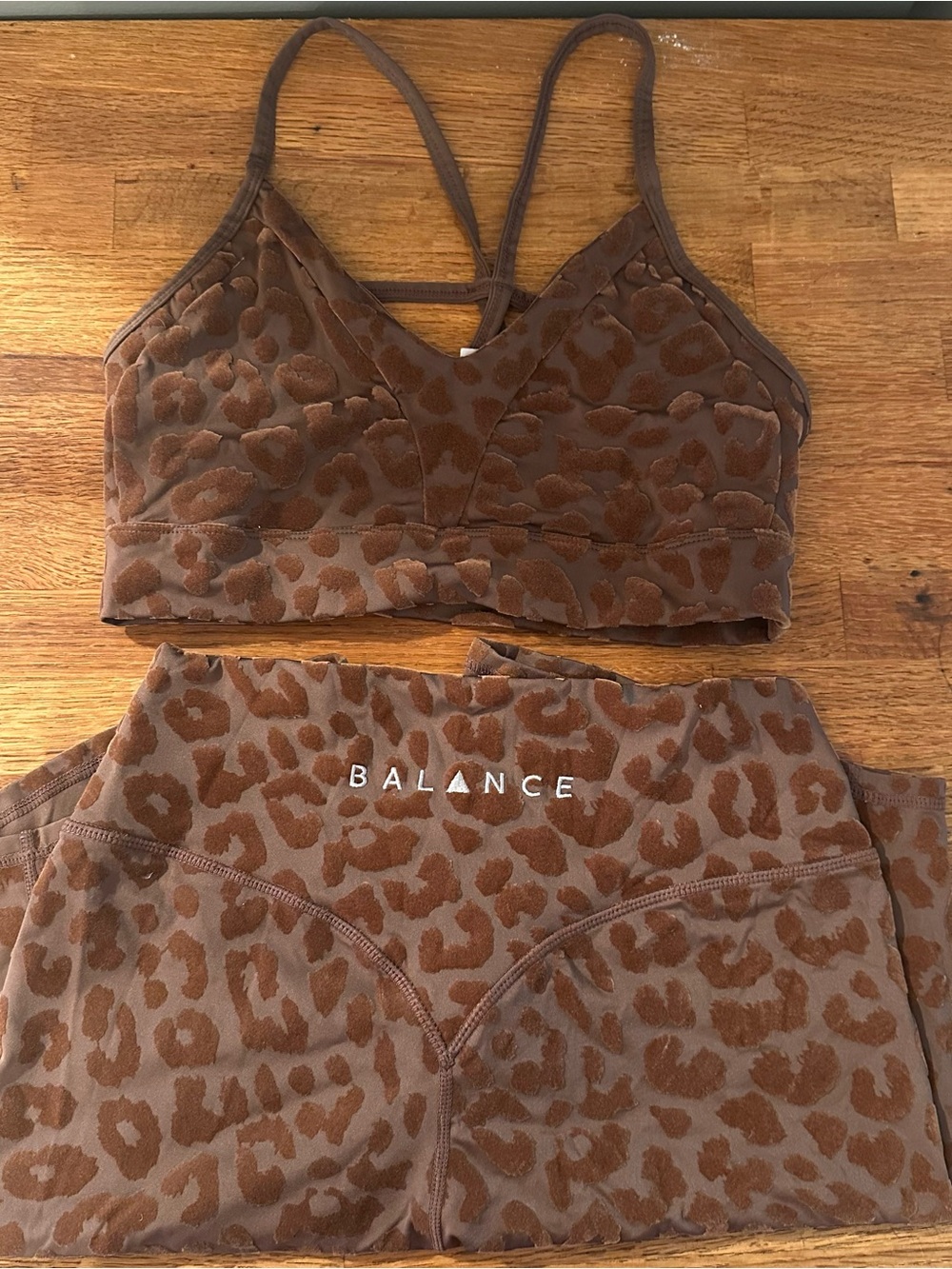Balance Athletica Brown🤎Leopard Two Piece SET - Medium